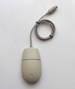 Apple Desktop Bus Mouse 2 ADB 茄子マウス 日焼け少なめ Ｍ2706 