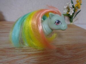 マイリトルポニー　☆ Rain Curl ☆　ピンク/イエロー/薄いグリー/グリーンの鬣ポニー　1984年 Hasbro 社製　My Little Pony　