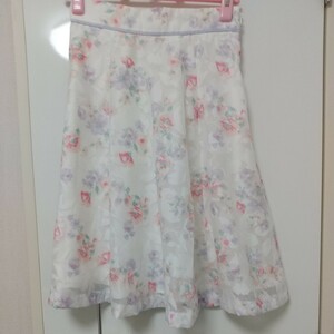 【送料無料】美品 pattern fiona花柄 シアースカート ホワイト系 ラベンダー、ピンク花柄