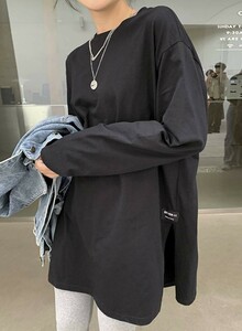 レディース　カジュアル　サイドスリット　長袖　Tシャツ　ロンt　無地　ゆったり　シンプル　大きいサイズ　黒