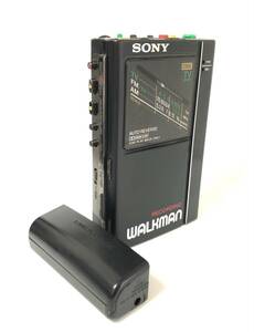 [美品][美音][整備品] SONY ウォークマン WM-F404 電池ボックス付き (マットブラック) (カセットテープ 再生/録音、ラジオ AM/FM)