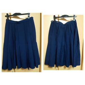 女子学生　制服スカート　紺色　ウエスト66 丈65　 クリーニング済み。送料370円。同梱可能　２点まで。jk⑨