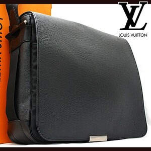 ★極美品★ ルイヴィトン Louis Vuitton タイガ ヴィクトール メンズ ショルダーバッグ 1円 M30142 定価約17万 R23031906