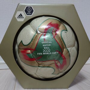 adidas FIFAワールドカップ 日韓ワールドカップ 公式 試合球 フィーバーノヴァ　サッカー ボール