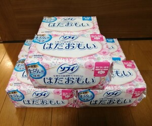 ナプキン 生理用品 ソフィ はだおもい多い昼用（羽なし21cm）3パック、 特に多い昼 （羽つき 21cm) 3パック 　合計6パック 