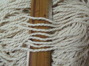 B2247 糸 ◆　1/0.8 カポック100%　かせ　◆　 (注) 　編み物などに