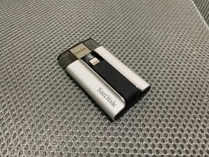 iXpand フラッシュドライブ SanDisk iPhone バックアップ用　64GB メモリ　ライトニング接続 SDIX-064G