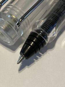 万年筆インクが使えるローラーボールペン0.5mm