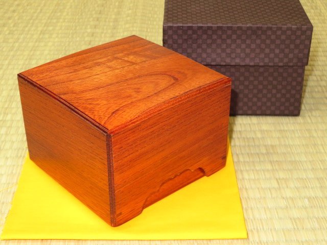 美品】 松浦作 島桑 将棋駒 駒箱 - 化粧箱と駒袋付き