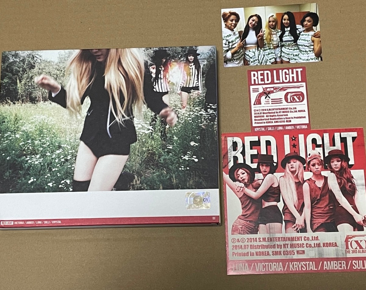 店舗の在庫 f(x) ソルリ SULLI Red Light 特典 トレカ 13枚