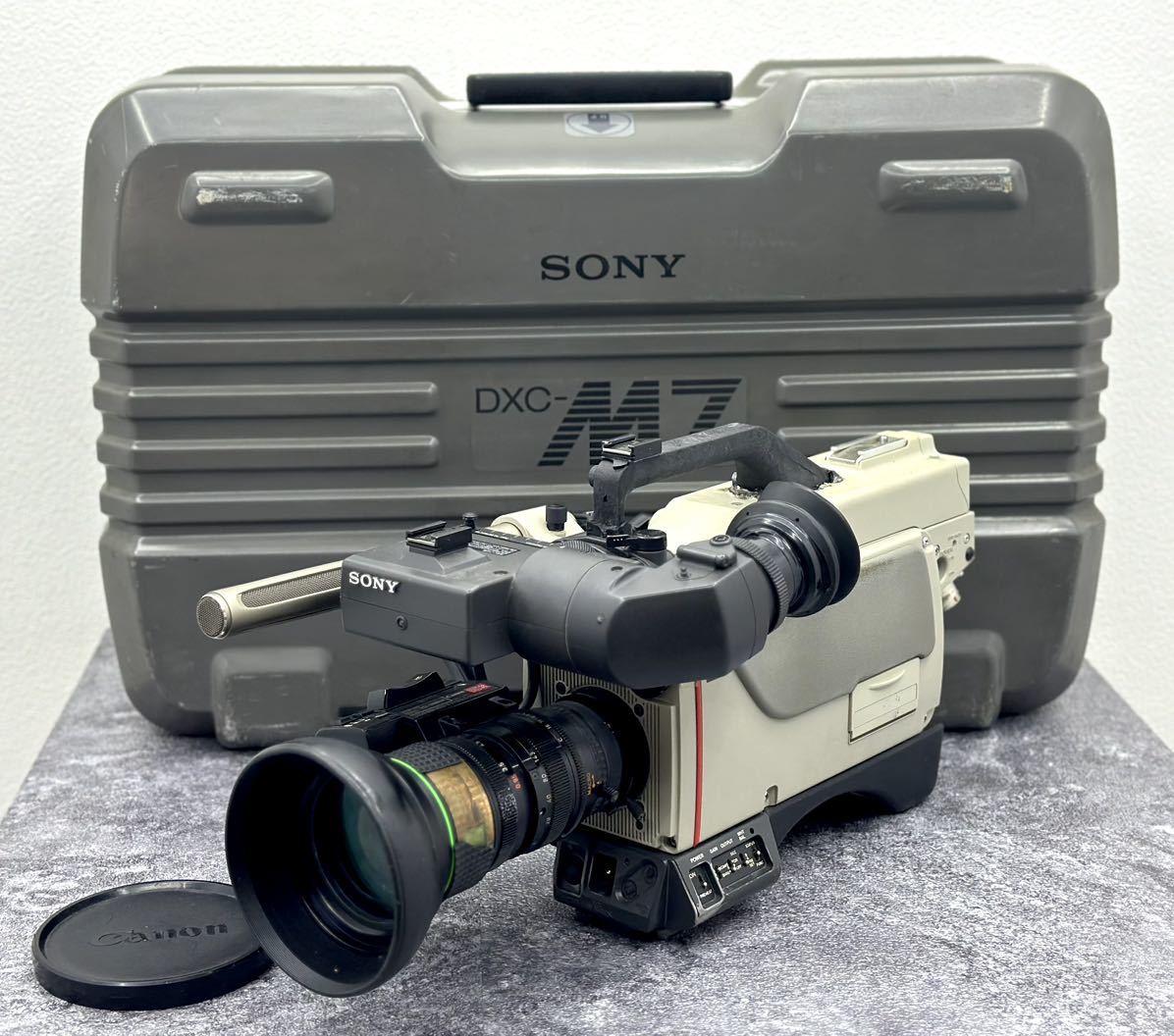 最新作高品質SONY カラービデオカメラ3CCD DXC-390 レンズ付き プロ用、業務用