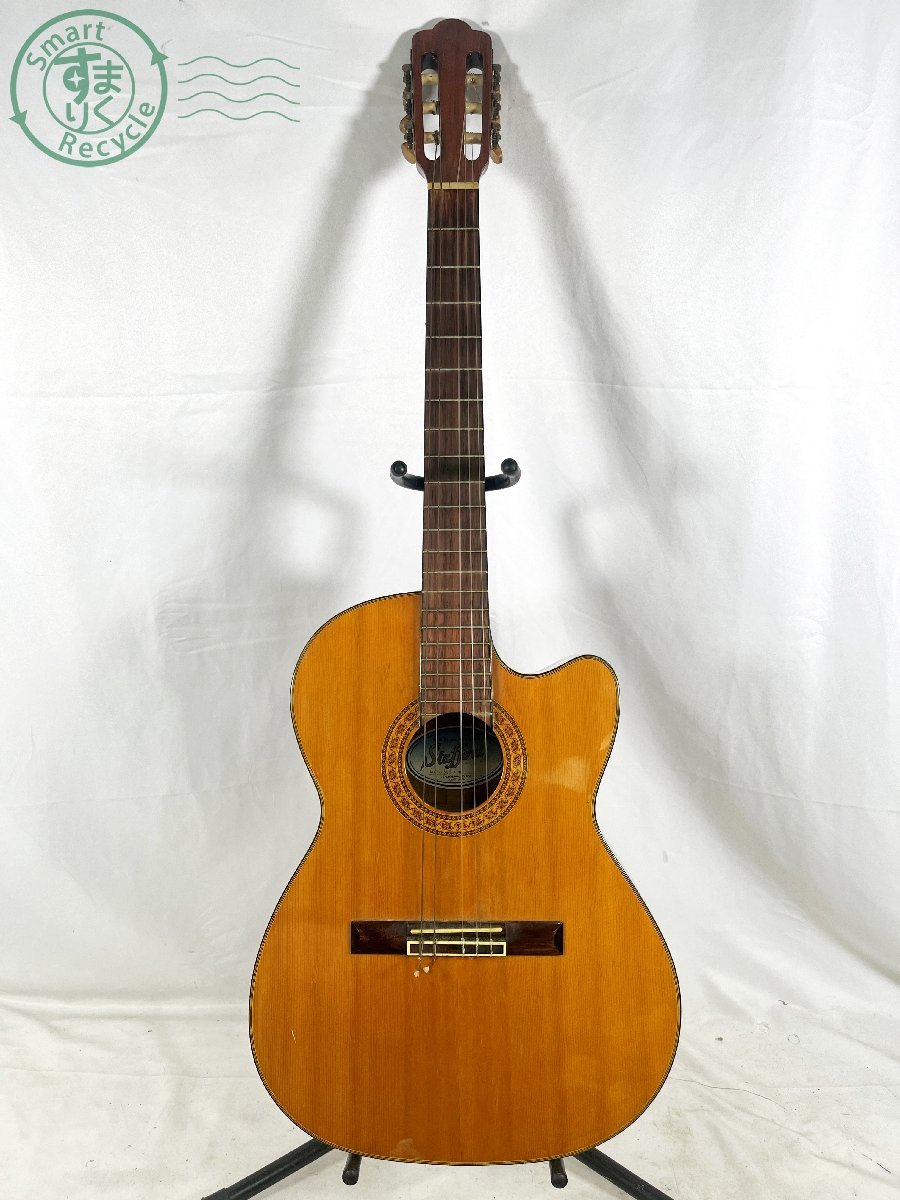 お得格安Valencia　CG200CE　弾きやすい少し小ぶりのクラシックギター チューナー内蔵・エレキ仕様 本体