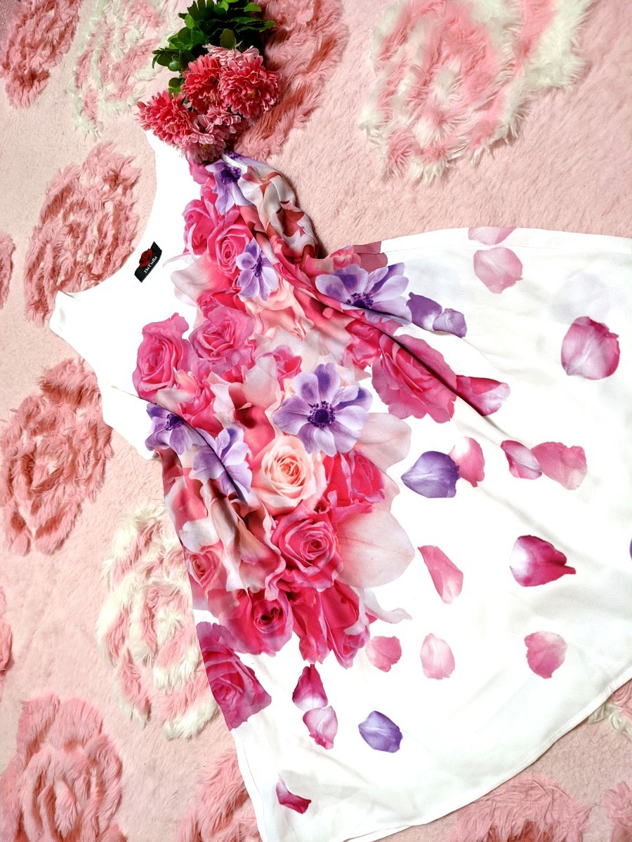 Preview of DaTuRa◆白◆くっきり◆ゴージャス◆花柄◆サラサラ◆高級感のある◆ワンピース&ミニドレス