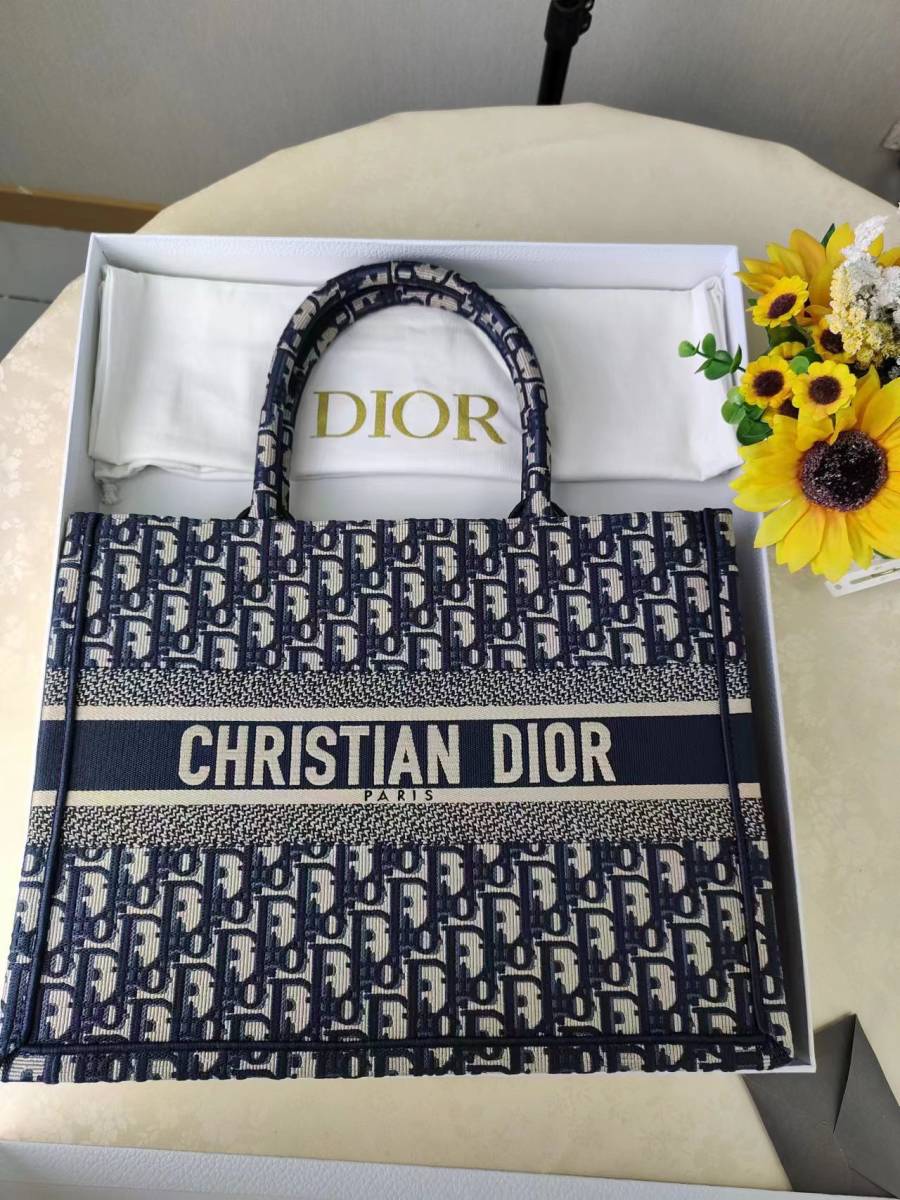 Результаты поиска для «Dior book tote» /【Buyee】