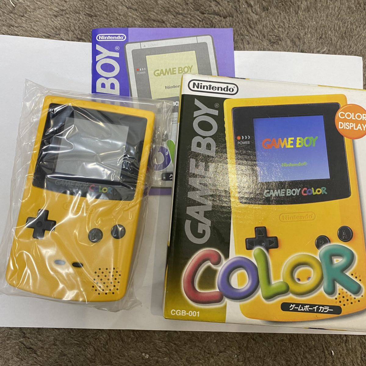 ゲームボーイカラー □極美品 人気カラー イエロー GBC 任天堂 説明書