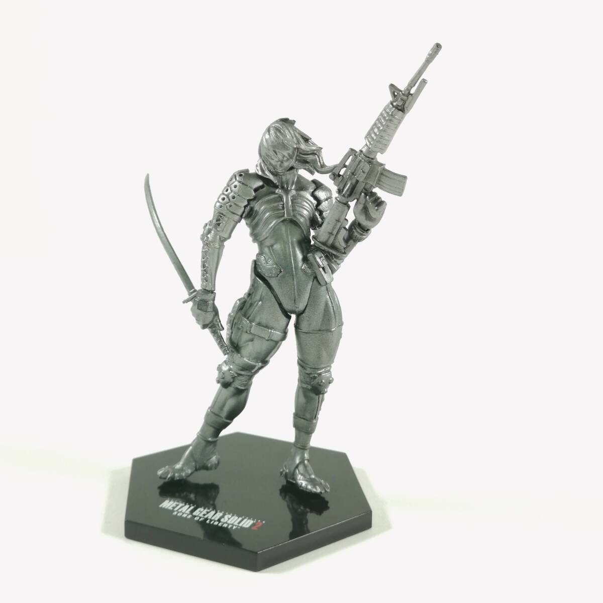 UDF　メタルギアソリッド2　コレクション 雷電　フィギュア　メディコム Amazon | メディコム・トイ UDF メタルギアソリッド 雷電