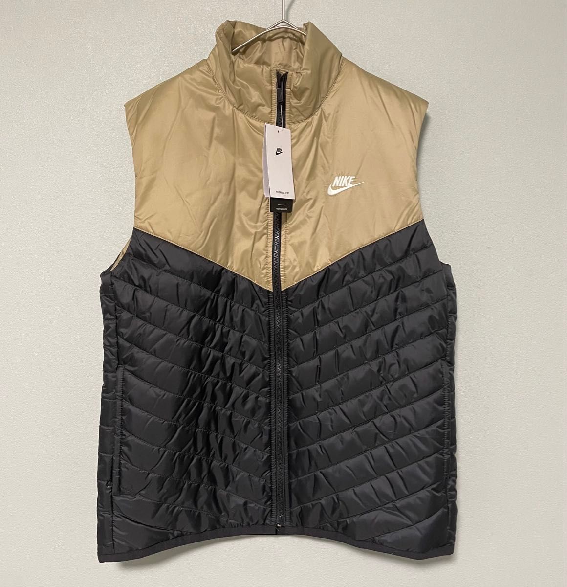NIKEナイキStorm-FITウィンドランナーインシュレーテッド ダウンベスト