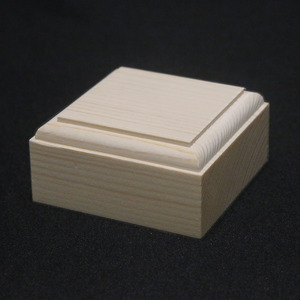 ■木製台座（78×78×37）ディスプレイ台　木製ベース　フィギュアに最適