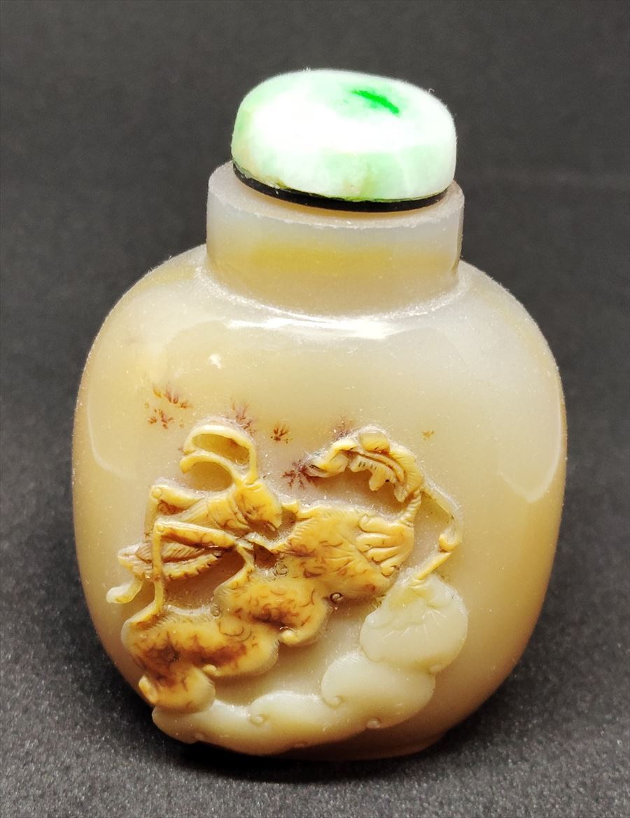 収集品 天然石 本物古翡翠 両面 手彫 如意龍紋 鼻煙壺 薬瓶
