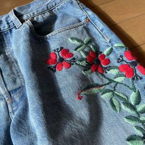 ●Gucciグッチ赤花刺繍デニム