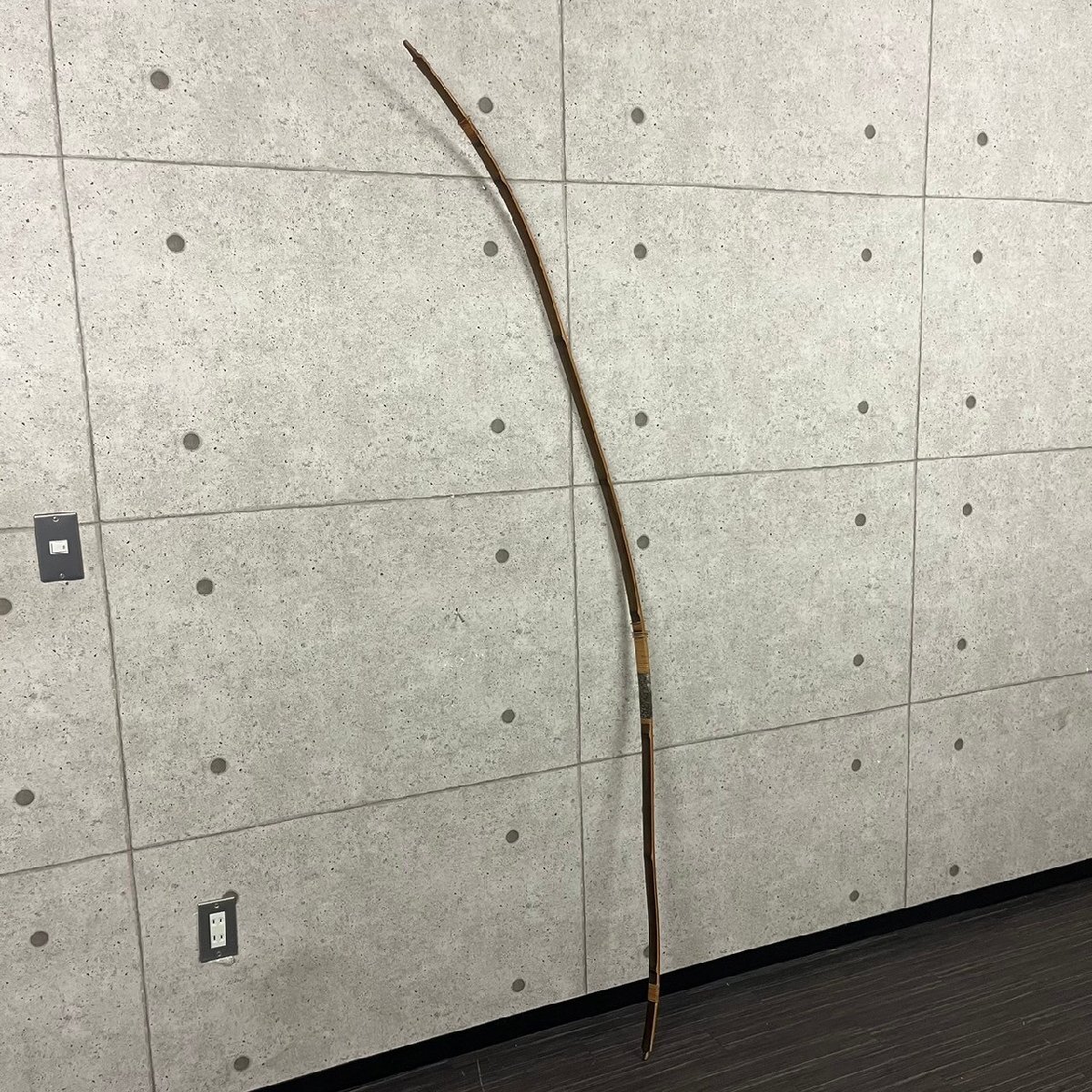 現状渡し】 大菴聖心 竹弓 並寸 約220cm 約550g 弓道 竹弓 現状渡し】 大菴聖心 竹弓 並寸 約220cm 約550g 弓道 竹弓