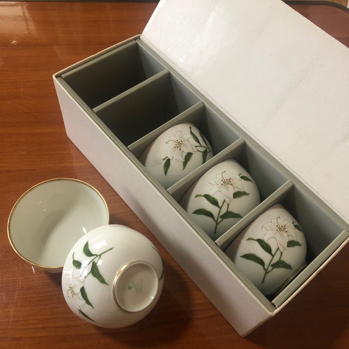 1959年　明仁親王と正田美智子さんの結婚記念　深川製磁　デザートカップ　1個 1959年 明仁親王と正田美智子さんの結婚記念 深川製磁 デザートカップ