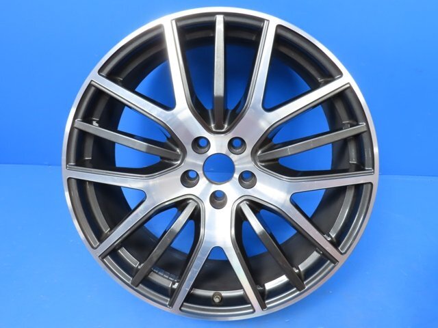 マセラティ レヴァンテ ホイール