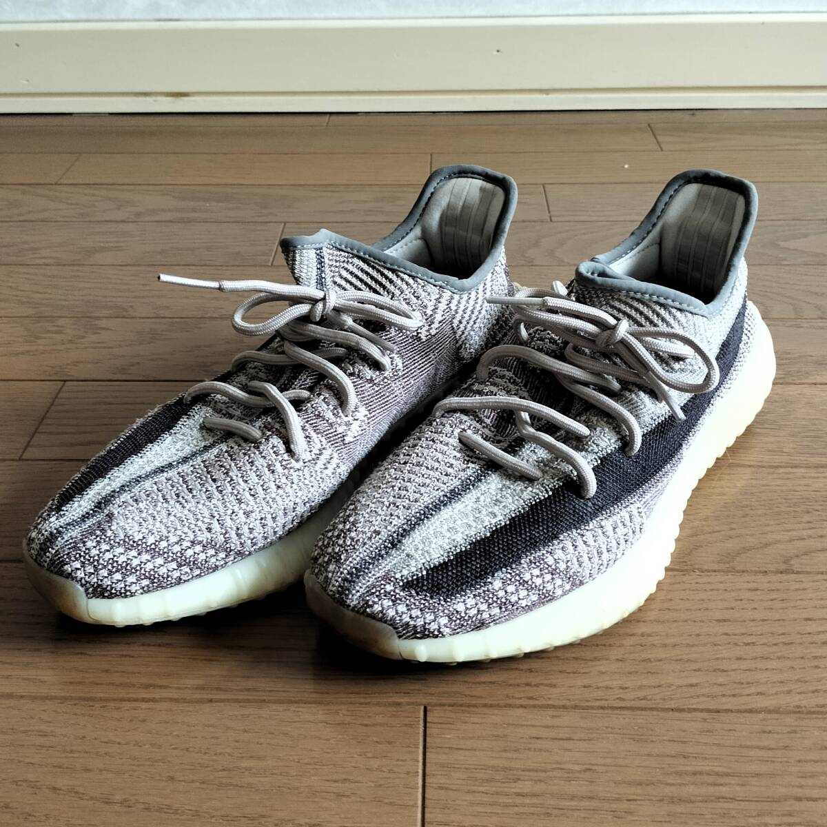 アディダス イージーブースト350 V2 シンセ 27.0cm 【公式通販】