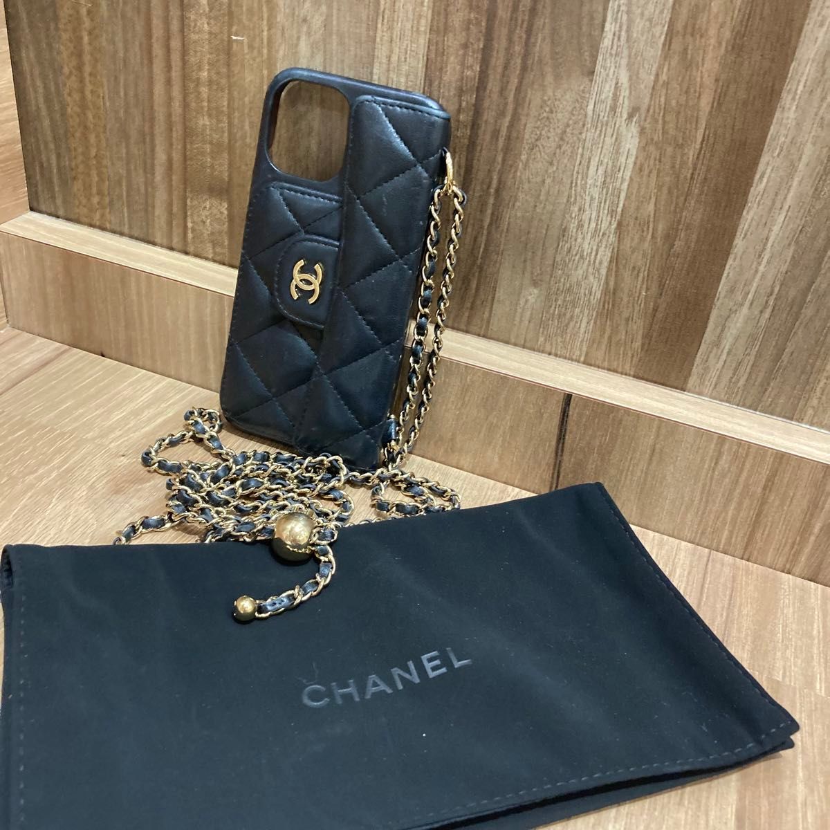CHANEL シャネル マトラッセ キャビアスキン iphone13proケース